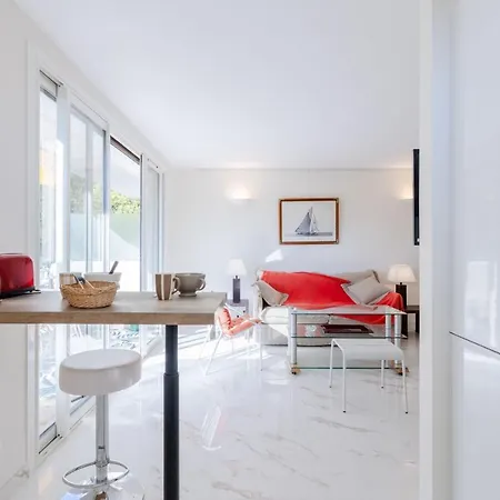 SERRENDY Renovated 1-bedroom apartment in a private estate Cannes Buitenkant foto