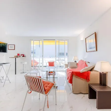 SERRENDY Renovated 1-bedroom apartment in a private estate Cannes Buitenkant foto